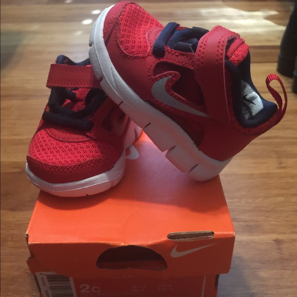 Brand New* Infant size 2 Nike Free Run 3